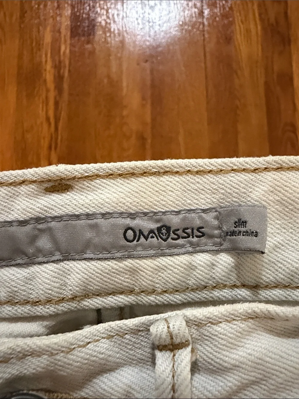 Omossis women’s Cream Casual Denim Shorts